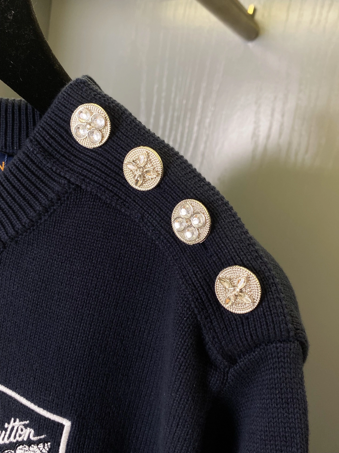 wg.luxury- 8V embroidery Cotton cashmere item:E-F020I2005